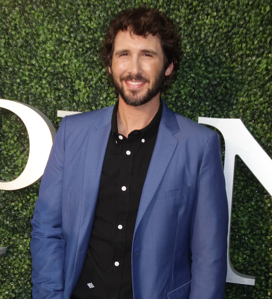 Josh Groban to play Miss Piggy's new man