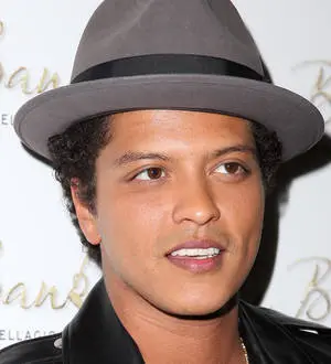 Bruno Mars invests in electronic cigarette company