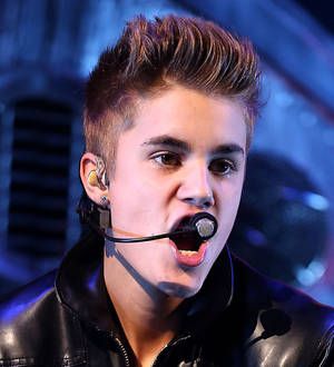 Justin Bieber treats ailing fan to special meet-and-greet
