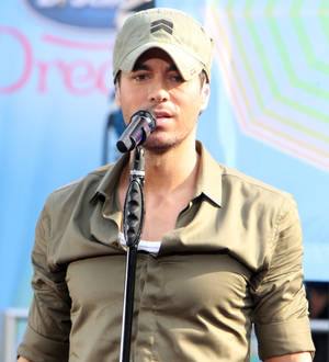 Enrique Iglesias suffers fractured hand in drone accident