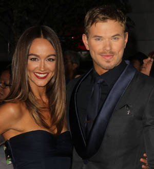 Kellan Lutz in love split