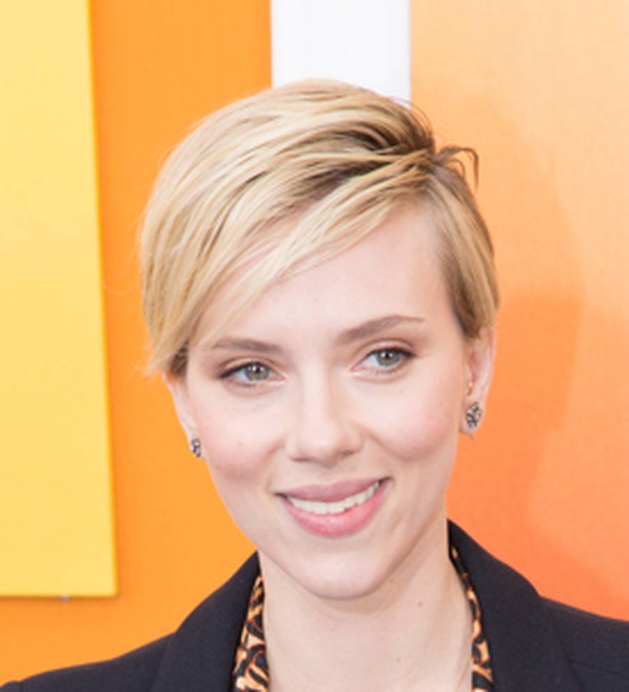 Scarlett Johansson: 'Social media causes issues in industry'