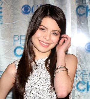 Miranda Cosgrove Reveals She Has a Broken Heart