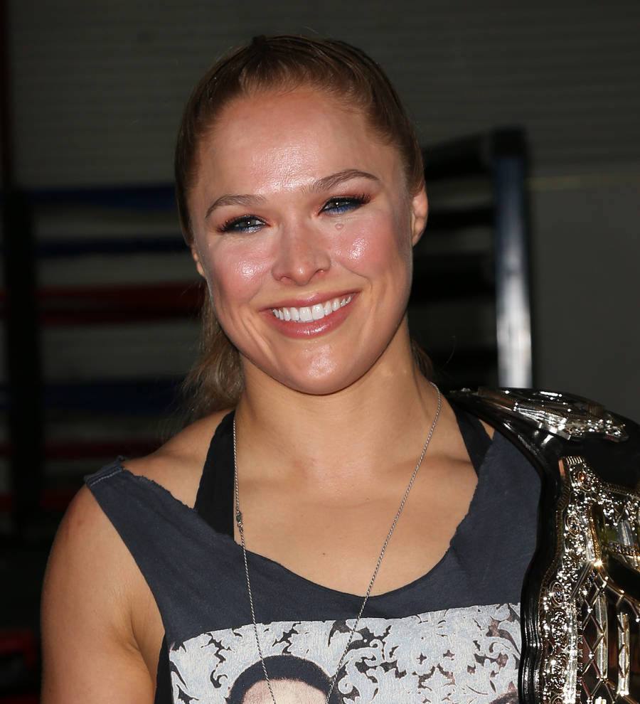 Ronda Rousey missed her bra during nude Sports Illustrated shoot