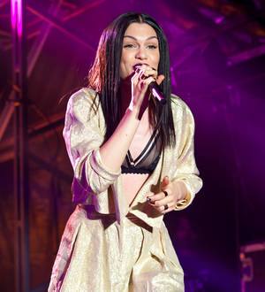 Ariana Grande, Nicki Minaj & Jessie J to open MTV Video Music Awards