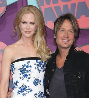 Nicole Kidman and Keith Urban perform duet at children's hospital