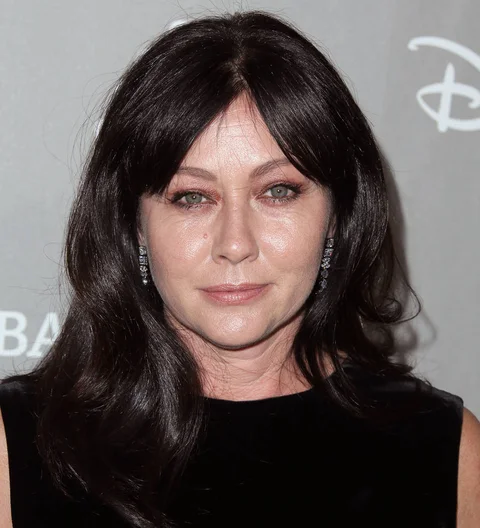 Shannen Doherty tears up during candid cancer chat