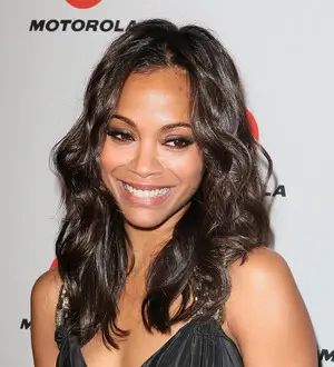 Zoe Saldana helps the homeless