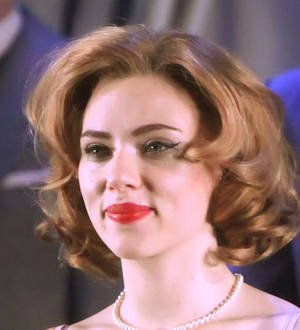 Scarlett Johansson wins rave reviews for Cat On A Hot Tin Roof