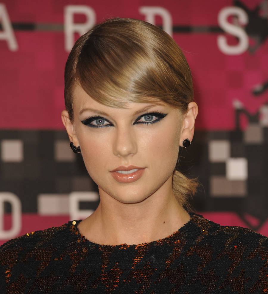 Taylor Swift faces lawsuit from radio DJ