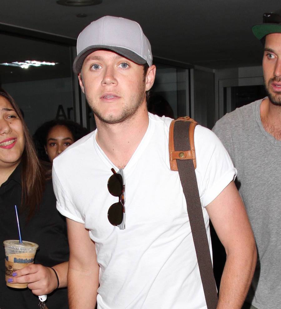 Niall Horan beats current One Direction bandmates with first solo single