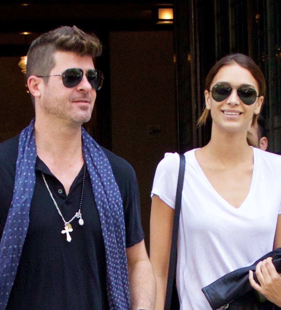 Robin Thicke's girlfriend pregnant