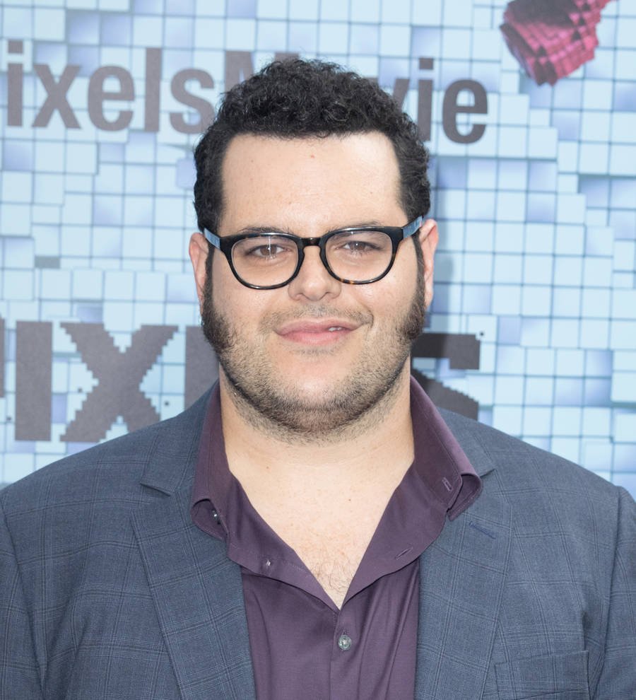 Josh Gad pays tribute to 'superhero' grandfather