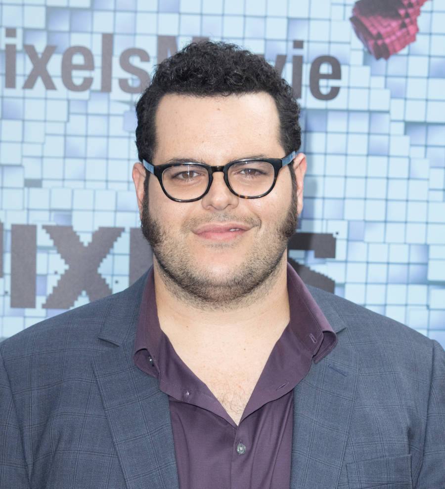 Josh Gad pays tribute to 'superhero' grandfather
