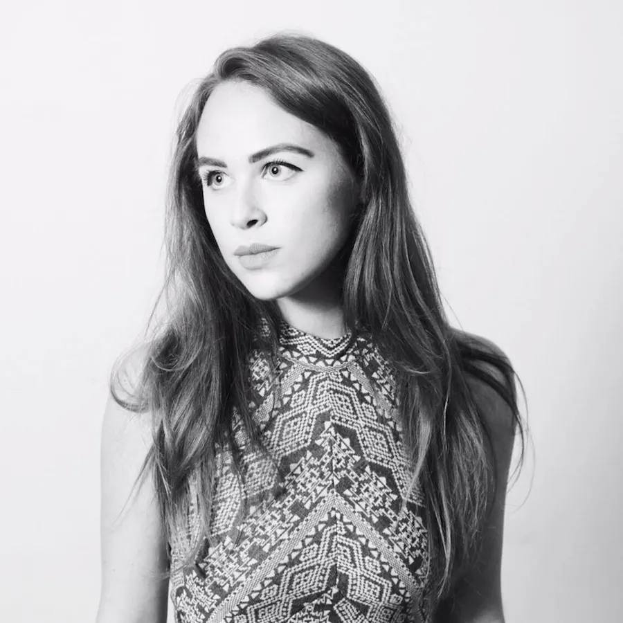 Vine Star Maris Jones Premieres Compilation Video of Holiday Vines Exclusively on YH!