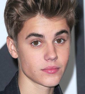 Justin Bieber gets fashion tips from Selena Gomez