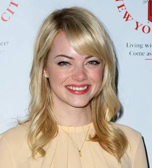 Emma Stone supports Gilda Radner cancer benefit
