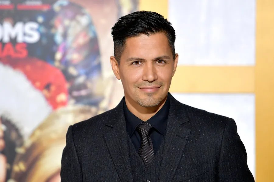 ICYMI: Jay Hernandez Set to Star in "Magnum P.I." Reboot!