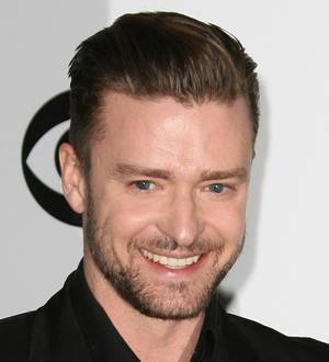 Justin Timberlake performs with Garth Brooks