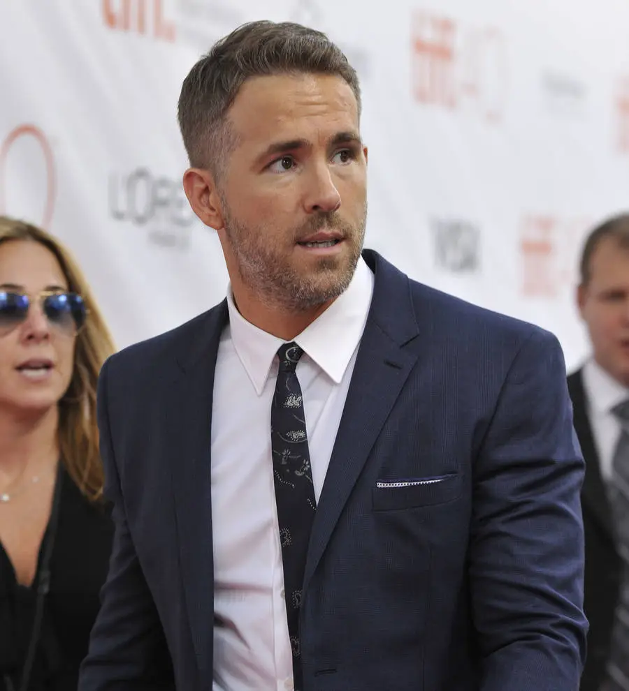 Ryan Reynolds comfort break ruined by dead horse