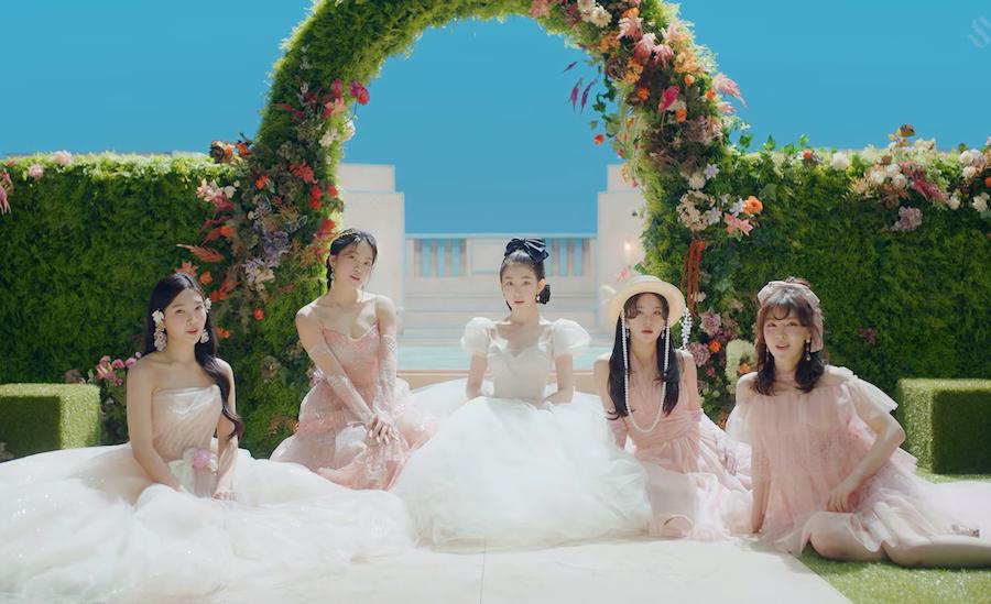 Red Velvet’s Mesmerizing Comeback “Feel My Rhythm” Out Now!