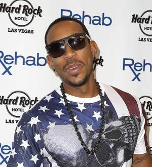 Ludacris stunned by mother/daughter strip team
