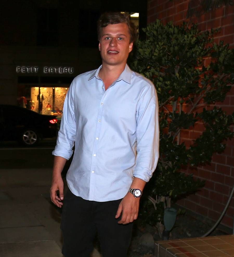 Conrad Hilton given,000 bail, agrees to hospitalization