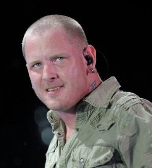 Corey Taylor passes out during gig