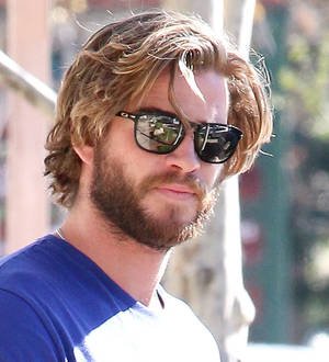 Liam Hemsworth romancing co-star Maika Monroe - report