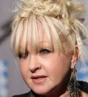 Lauper flubs U.S. National Anthem on live TV