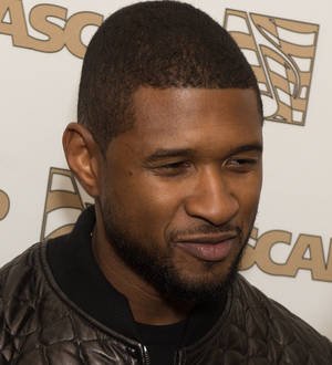 Justin Bieber & Usher courtside for LeBron James' Cleveland return