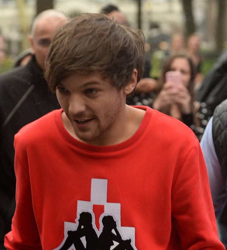 Louis Tomlinson leaves fans guessing with new ‘E’ tattoo