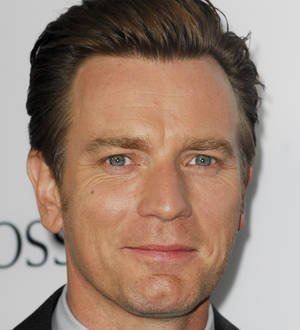 Ewan McGregor collects OBE medal