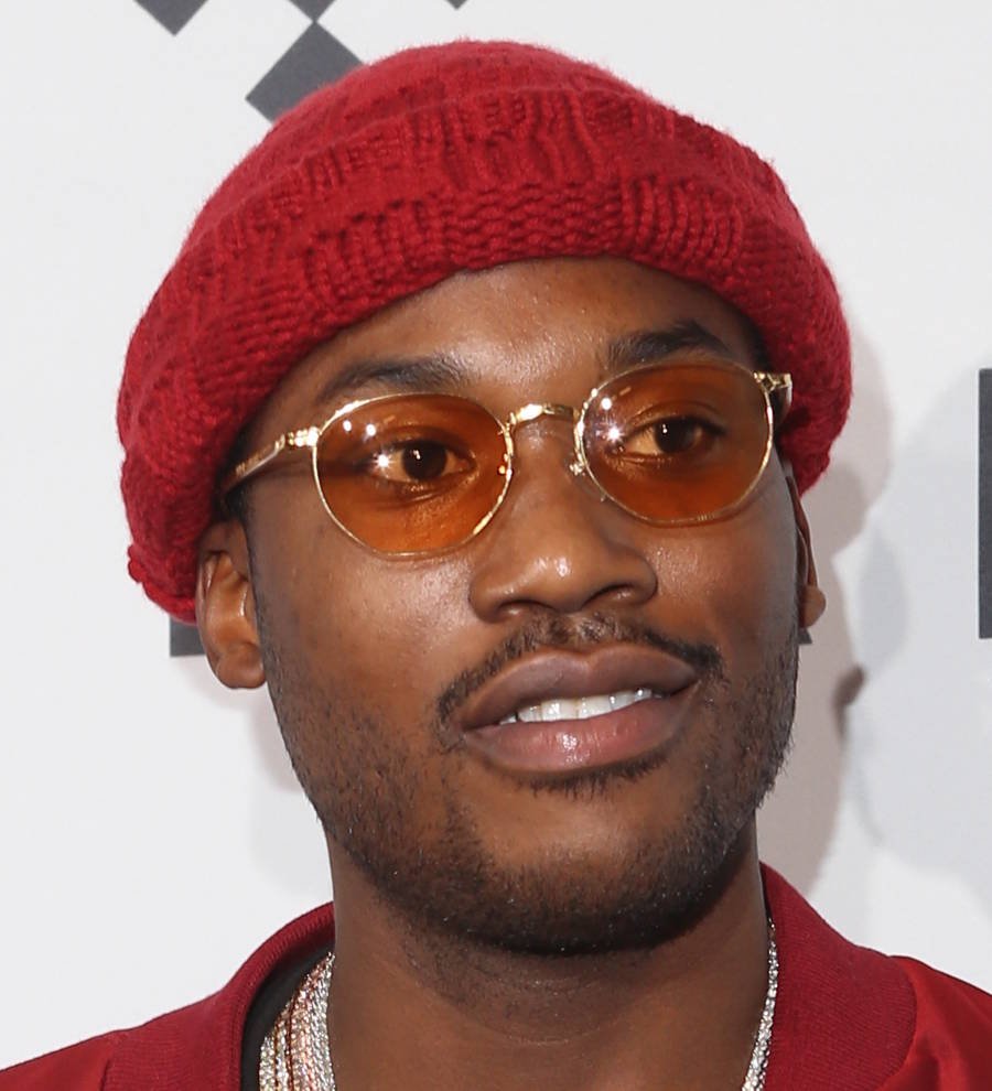 Meek Mill offers to fight Drake in million boxing bout with Nicki Minaj as ring girl