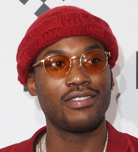 Meek Mill offers to fight Drake in million boxing bout with Nicki Minaj as ring girl