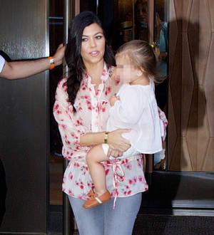 Kourtney Kardashian pregnant - report
