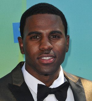 Jason Derulo locks up valuables after hotel theft