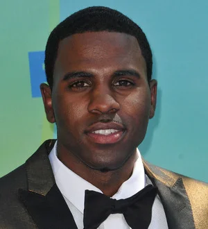 Jason Derulo locks up valuables after hotel theft