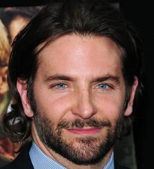 Bradley Cooper visits Boston bomb victim in hospital