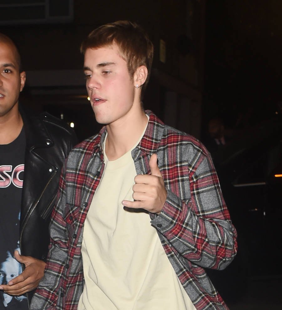 Justin Bieber asks concertgoers to stop their 'obnoxious' screaming