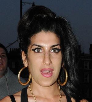Amy Winehouse foundation makes first donation