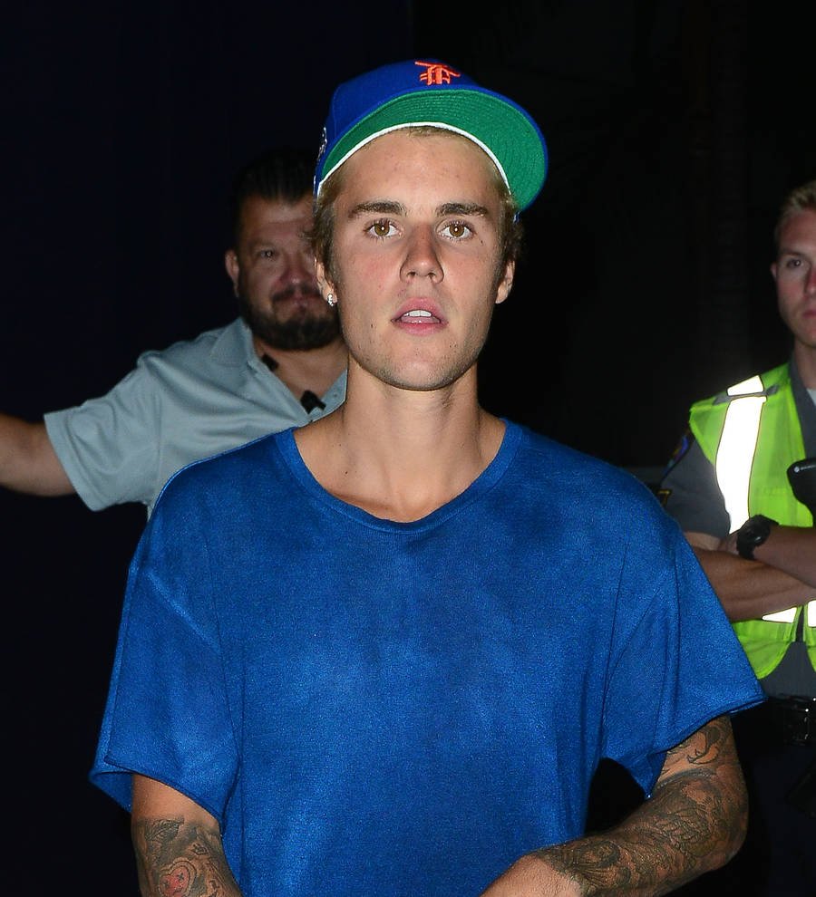 Justin Bieber gives his car a Christmas makeover