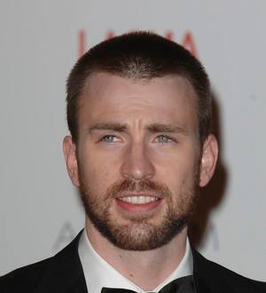 Chris Evans determined to hit the mat for yoga sessions in 2012