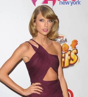 Taylor Swift files to trademark 1989 phrases