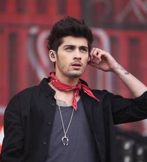 Zayn Malik thanks fans for support over One Direction walkout