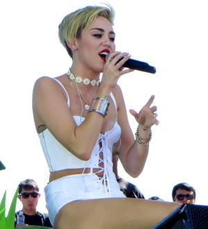 Elton John: 'Miley flattened the competition at the VMAs'