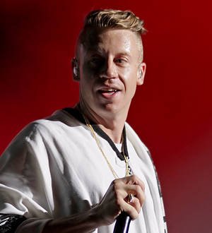 Macklemore remembers Trayvon Martin in poignant AMAs speech