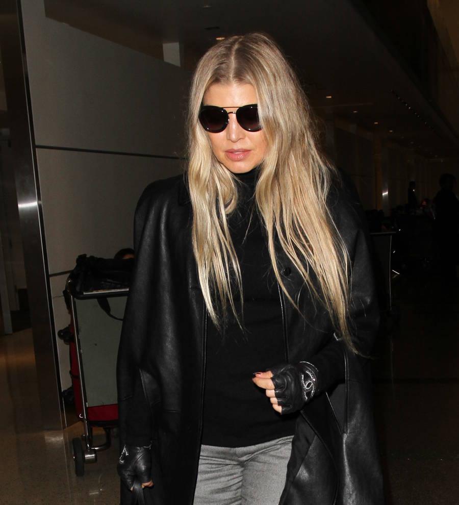 Fergie & Kim Kardashian are milky moms in sexy new video