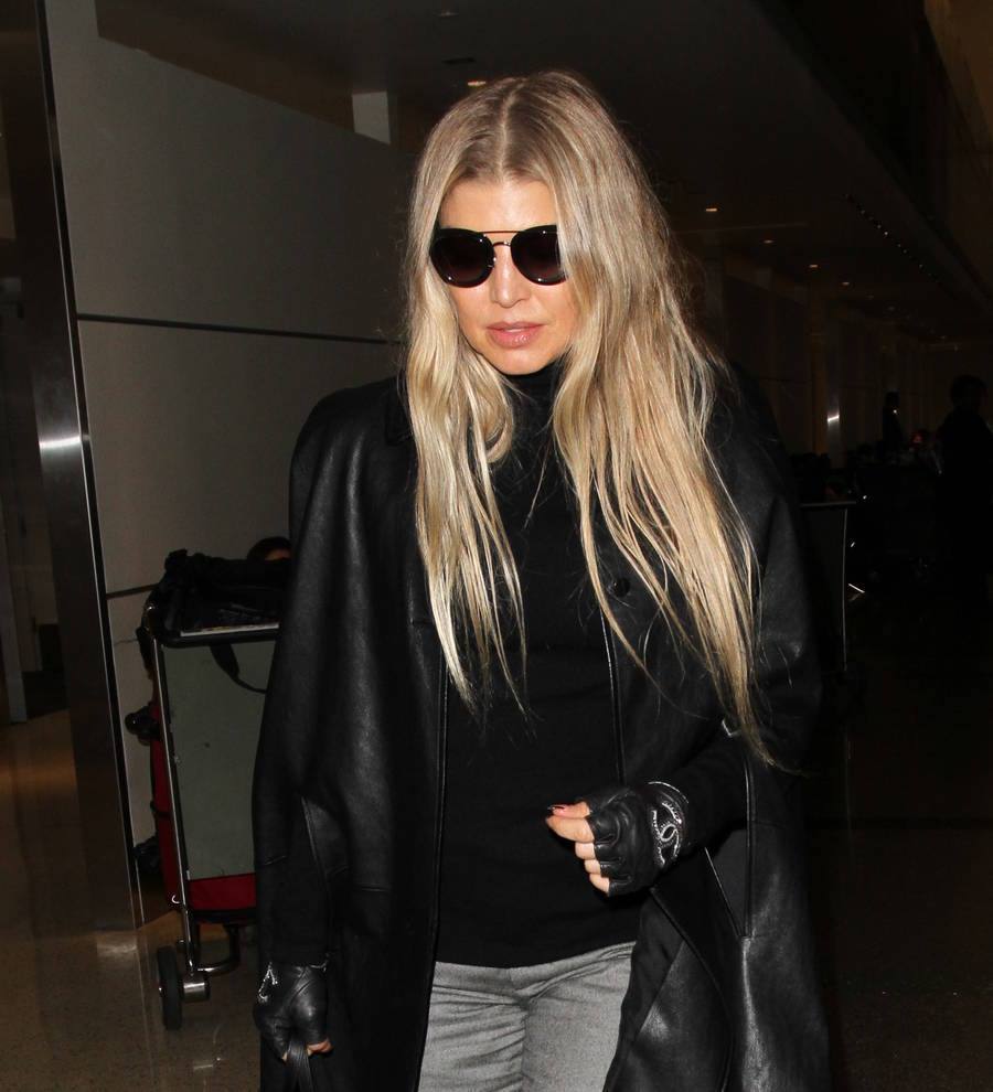 Fergie & Kim Kardashian are milky moms in sexy new video