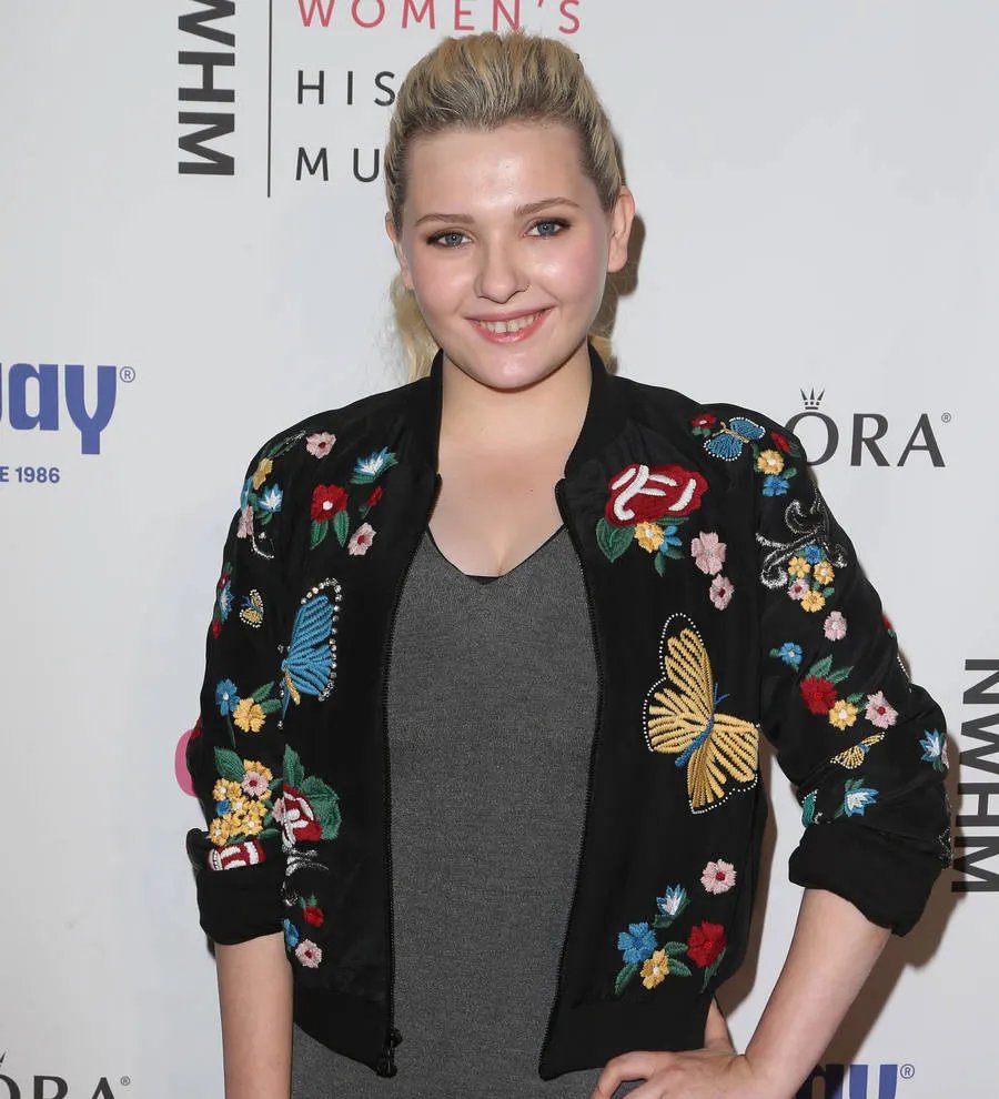 Abigail Breslin failed her driving test eight times